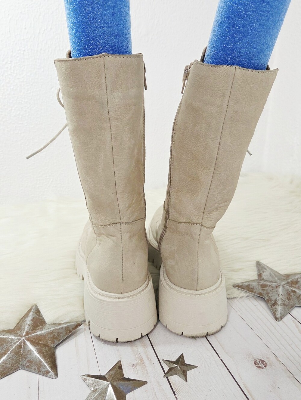 Bueno Reign Lace Up Boots tall beige cream nubuck lug sole Women's size 39 - Picture 5 of 9